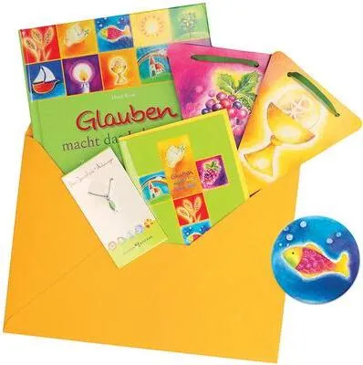 Produktbild von Geschenkset zur Erstkommunion mit Erinnerungsalbum und Glückwunschkarte mit Magnet-Lesezeichen