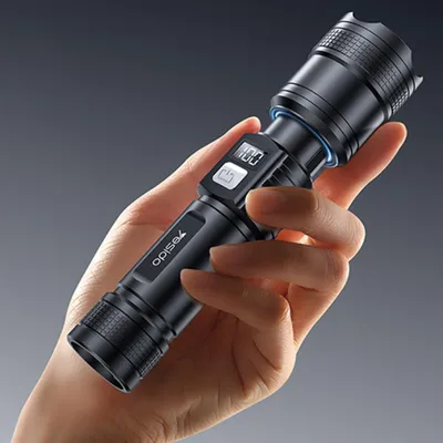 Imagen del producto de Linterna LED telescópica con zoom, recargable y con pantalla digital