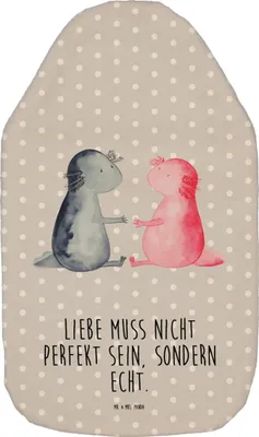 Produktbild von Mr. & Mrs. Panda Wärmflasche Axolotl Liebe - Grau Pastell - Geschenk, Wärmekissen, wärmebeutel, Lurch, Valentinstag, Wärmflaschen, Schwanzlurch, mit Bezug, Bettflasche