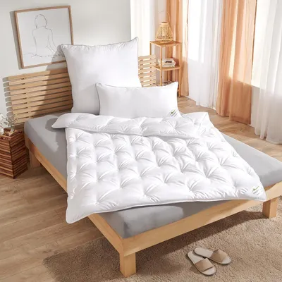 Produktbild von Traumschlaf Faserdecke Down Touch Active medium, Füllung: 100% Polyester 155x200 cm