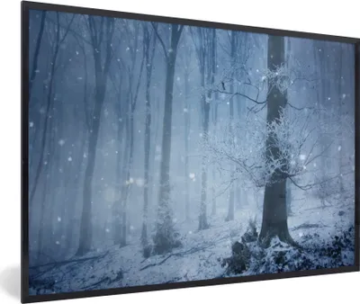 Produktbild von MuchoWow® Gerahmtes Poster Wald - Winter - Schnee 90x60 cm - Poster mit Schwarzem Bilderrahmen Wandposter Rahmen Foto Bilder - Fotorahmen - Foto-Plakat