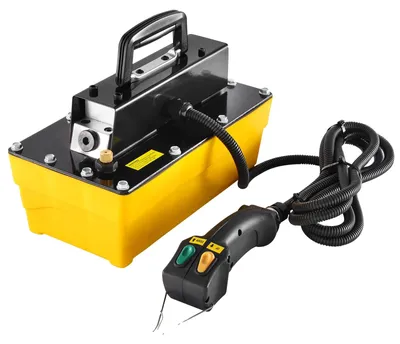 Zdjęcie produktu dla Pneumatyczna pompa hydrauliczna VEVOR 10 000 PSI, zbiornik 2,3 l, wylot NPT 3/8 cala, wlot NPT 1/4 cala, plastikowa pneumatyczna pompa hydrauliczna ze zdalnym sterowaniem