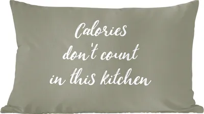Produktbild von MuchoWow® Zierkissen Sofakissen Wohnzimmer Dekokissen 60x40 cm Sprichwörter - In dieser Küche zählen die Kalorien nicht - Zitate - Kopfkissen - Polster mit Foto