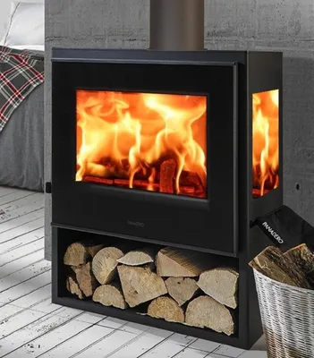 Produktbild von Kaminofen Panadero JAVA TRIVISION mit 3 Scheiben - 8 kW, raumluftunabh.