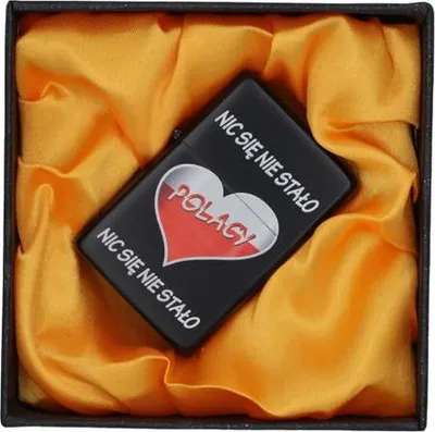 Produktbild von Gentelo Benzinfeuerzeug in einer Fan-Geschenkbox