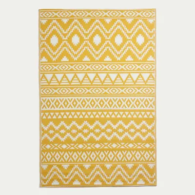 Immagine prodotto di Tappeto da esterno HOMESCAPES resistente alle intemperie giallo-bianco 150x240 cm, tappeto da giardino Anna con motivo etnico, tappeto da balcone reversibile