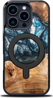 Produktbild von Holzhülle für iPhone 16 Pro, Bewood Unique Planets Erde für MagSafe
