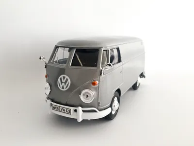Productafbeelding van Volkswagen T1 Bus - Grijs metallic - MOTORMAX 1:24