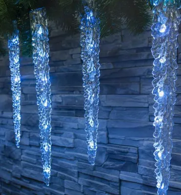 Productafbeelding van MagicHome kerstverlichting, ijspegels, 65 LED's, ijsblauw, 8 functies, 230 V, 50 Hz, IP44, geschikt voor buiten, verlicht, totale lengte 2,70 meter