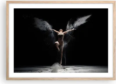 Produktbild von Gerahmtes Poster - Rahmen in heller Eiche - Fotografie Tanz Flügel - 70x50 cm - Wand Bild - Wanddeko - Wandbilder - Wandposter - Bilderrahmen - Bilder - Kunstdruck - Wandbild - P2NAA70x50-4306