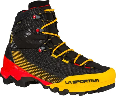 Bergschuhe "Aequilibrium ST GTX" von La Sportiva in Schwarz; Gelb und Rot mit griffiger Sohle und Schnürung.