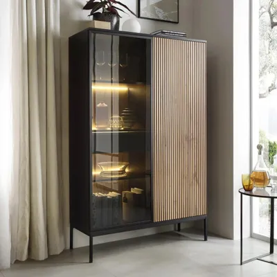 Produktbild von Vitrine Lagos 166 cm 2D1SZ mit LED, Metallfüßen, gerillten Fronten – moderne Wohnzimmer-Vitrine (Schwarz)