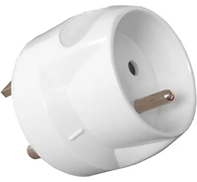 Zdjęcie produktu dla Adapter / transformator elektryczny z uziemieniem – wtyczka męska 20 A do gniazda żeńskiego 16 A – biały – Zenitech