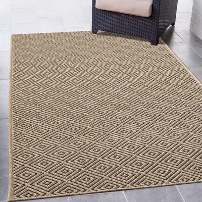 Zdjęcie produktu dla Wytrzymały i odporny na warunki atmosferyczne dywan zewnętrzny - wzór w romby beżowy/czarny Rozmiar - 120 x 170 cm
