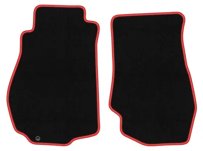 Obrázok produktu pre Velúrové autokoberce pre: Nissan 350Z 2003-2009 (kupé) – sada 4 ks, čierno-červené, na mieru – Wielganizator CARLUX