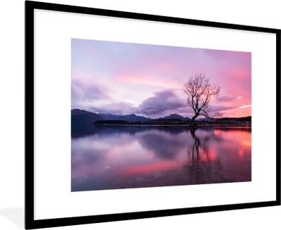 Produktbild von MuchoWow® Gerahmtes Poster Wasser - Baum - See 90x60 cm - Poster mit Schwarzem Bilderrahmen Wandposter Rahmen Foto Bilder - Wanddekoration - Fotos