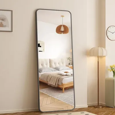 Obrázek produktu pro Zrcadlo na stojan, celotělové, s černým kovovým rámem, 40x160 cm, obdélníkové, určené k zavěšení na zeď. Velké zrcadlo, černé barvy, vhodné do ložnice, obývacího pokoje, koupelny, chodby a šatny