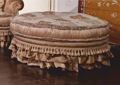 Produktbild von Casa Padrino Luxus Barock Hocker Weiß / Grau / Braun Ø 105 cm - Barock Möbel -  Italy