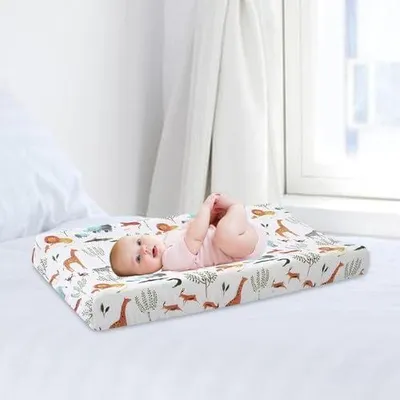 Productafbeelding van Verschoonhoes voor baby's, gemaakt van zachte, rekbare katoen met leuke prints, geschikt voor de verschoningstafel