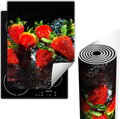 Produktbild von Herdabdeckplatten Glaskeramikkochfeld-Abdeckung 40x52 cm Anti Rutsch Matte Aufrollbar, Schwarz Erdbeeren