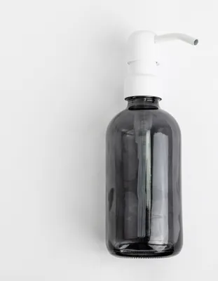 Produktbild von Natural Goods Berlin KLEAN Seifenspender mit Etiketten, hochwertiger & nachfüllbarer Seifenspender für Küche & Bad, transparent Schwarz, Edelstahl Pumpkopf Weiß, 250 ml