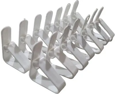 Produktbild von Unyqoos® 14er Set weiße Tischdeckenklammern, wasserdicht, Kunststoff, 4,5 cm – Tischdeckenhalter für drinnen & draußen