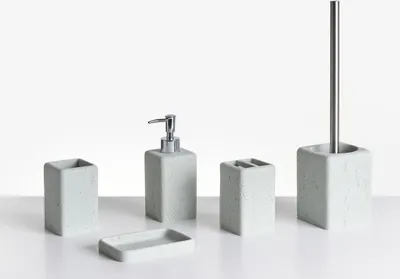 Produktbild von BELIANI Badezimmer Set 5-Teilig Hellgrau Kunstharz Betonoptik Modern Seifenschale Seifenspender Zahnbürstenhalter Toilettenbürste Becher Badausstattung