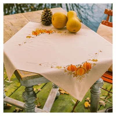 Stickpaket Tischdecke 72x72 cm – Vorgedruckt, DMC-Garn, DIY