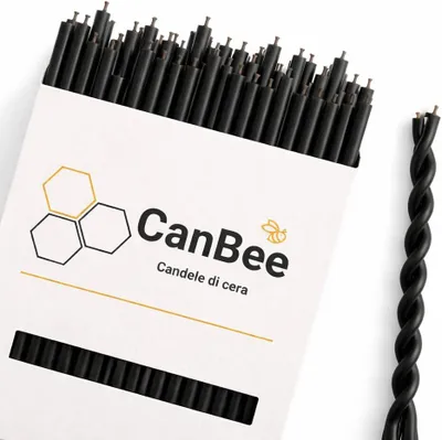 Immagine prodotto di Candele sottili nere in cera d'api naturale – Set di 50 candele, dimensioni 18 cm × Ø 6 mm – Durata della fiamma fino a 60 minuti – Con stoppino in cotone – Ideali per la meditazione