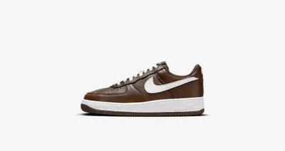 Imagen del producto de Nike Air Force 1 Low Retro "Color del Mes Chocolate", color blanco, talla: 36