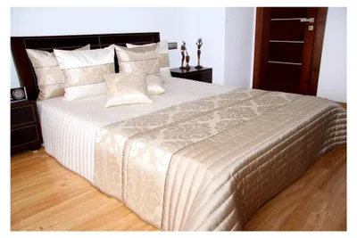 Produktbild von Tagesdecke Bettüberwurf Verona 3-teiliges Set mit 2 Kissenhüllen (260 x 240 cm)