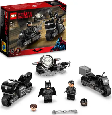 Produktbild von LEGO 76179 DC Batman & Selina Kyle: Verfolgungsjagd auf dem Motorrad, Superhelden-Spielzeug mit Catwoman und einem im Dunkeln leuchtenden Bat-Signal