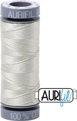 Produktbild von AURIfil Nähgarn MK28WT 750m, 100% Baumwolle : 2843 Light Grey Green AURIfil: 2843 Light Grey Green