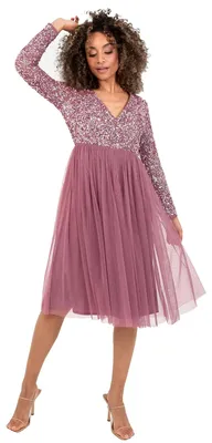 Productafbeelding van Maya Deluxe Damesjurk, model Maya Deluxe, geschikt voor bruiloften of andere gelegenheden, midi-lengte, lange mouwen