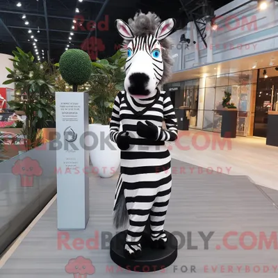Produktbild von Maskottchen-Charakter REDBROKOLY eines Zebras mit Abendkleid und Schals
