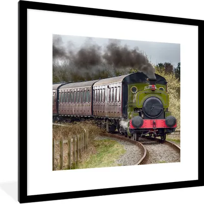 Produktbild von MuchoWow® Gerahmtes Poster Ein herannahender Dampfzug 40x40 cm - Poster mit Schwarzem Bilderrahmen Wandposter Rahmen Foto Bilder - Poster - Plakat im Rahmen
