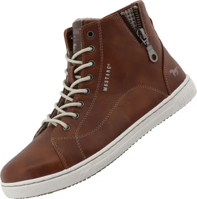 Auf dem Bild ist ein brauner Freizeitschuh von der Seite zu sehen. Der Schuh besitzt eine sportliche Silhouette und ist mit verschiedenen Materialien sowie einer kontrastierenden Sohle gestaltet.