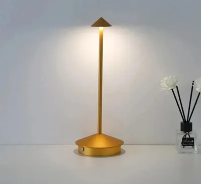 Produktbild von Kabellose Dimmbare LED Tischleuchte, Wiederaufladbar 2000 mAh Schreibtischlampe für Restaurants Bars Schlafzimmer Gold