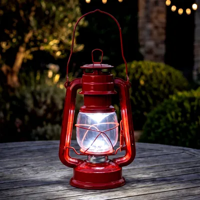 Produktbild von 1.10 LED Sturmlaterne aus Metall mit 15 LEDs - in rot
