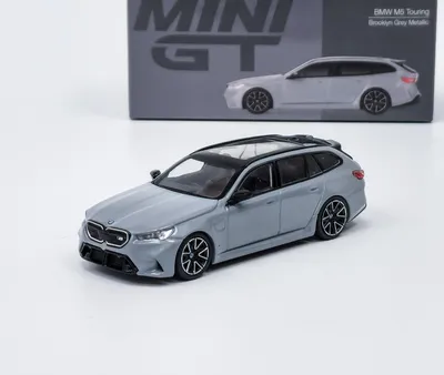Produktbild von _BMW M5 Touring Brooklyn Grey Metallic – Mini GT 1:64