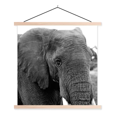 Produktbild von MuchoWow® Textilposter Elefant - Tiere - Schwarz - Weiß - Natur 60x60 cm mit holzfarbenen Rahmen - Wanddekoration