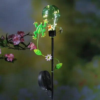 Produktbild von LED Solar Gartenstecker Glühbirne mit Frosch - 5 warmweiße LED - H: 84cm - Lichtsensor