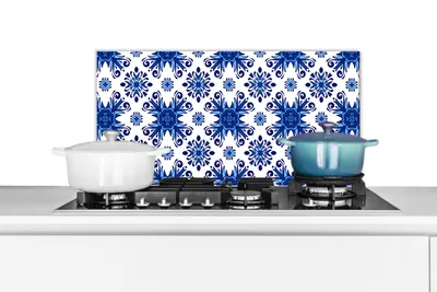 Produktbild von KitchenYeah®  Spritzschutz Küche - Küchenrückwand - Wandschutz für Herd und Spüle - Fliese - Blume - Blau - Muster 60x30 - Alu-Dibond (Alternative zum Spritzschutz aus Glas) - Hitzebeständig - Herdspr