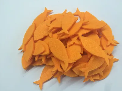 50 Filzfische 60 mm, getüpfelt, Streudeko für Tischdeko