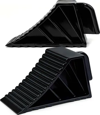 Obrázek produktu pro Wiltec klíny na kola pro přívěsy 2 kusy do 1,5 t, brzdové klíny pro obytné vozy 21 x 8,75 x 10 cm, protiskluzové klíny z HDPE pro osobní automobily a karavany, klíny na kola s rukojetí