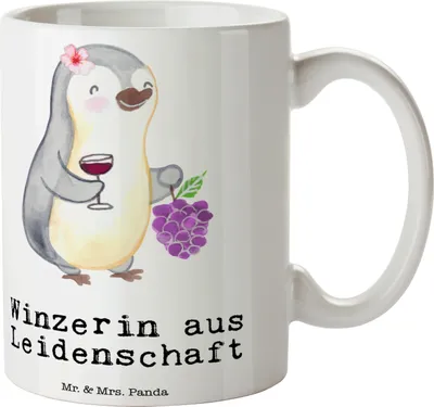 Produktbild von Mr. & Mrs. Panda Trinkbecher Winzerin Leidenschaft - Weiß - Geschenk, Becher, Pott, Kaffeetasse, Keramiktasse, Tasse