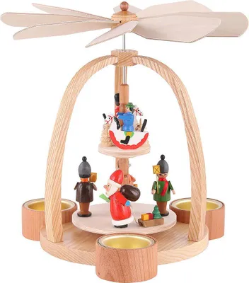 Productafbeelding van Twee verdiepingen tellende piramide met een ruiterfiguur (24 cm) van Knuth Neuber