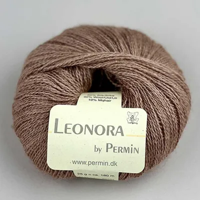 Produktbild von Leonora von Permin – Garne aus Seide, Wolle und Kid-Mohair (Farbe 39: Dunkelbraun)