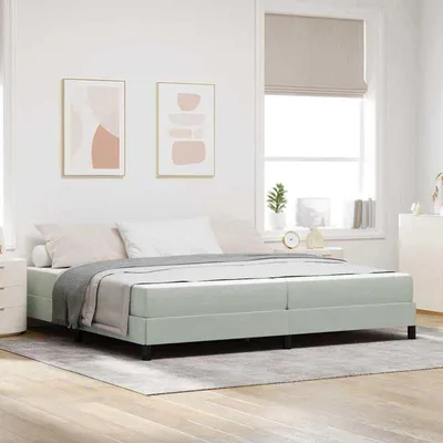Image de Lit à lattes avec sommier intégré – Lit double en velours gris clair avec une tête de lit minimaliste