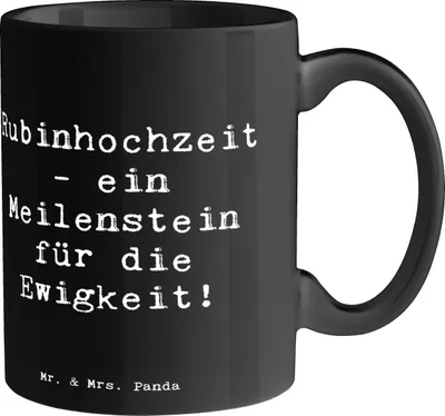 Produktbild von Mr. & Mrs. Panda Becher Spruch 40. Hochzeitstag Rubinhochzeit - Schwarz - Geschenk, Tasse mit, Liebe, Heiraten, Hochzeit feiern, Pott, inspirierende Sprüche, Teetasse